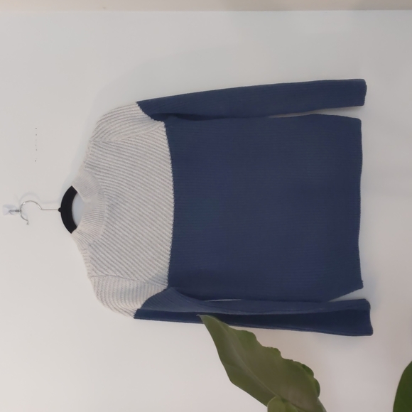 Roots Sweater - Picture 10 of 11